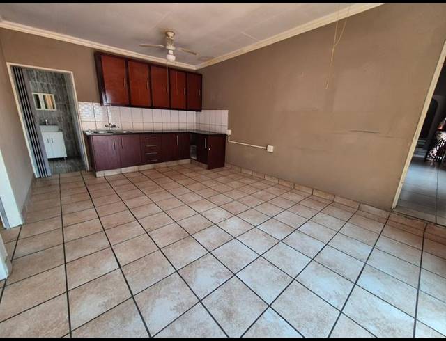 3 BEDROOM HOUSE FOR SALE IN BRACKENHURST